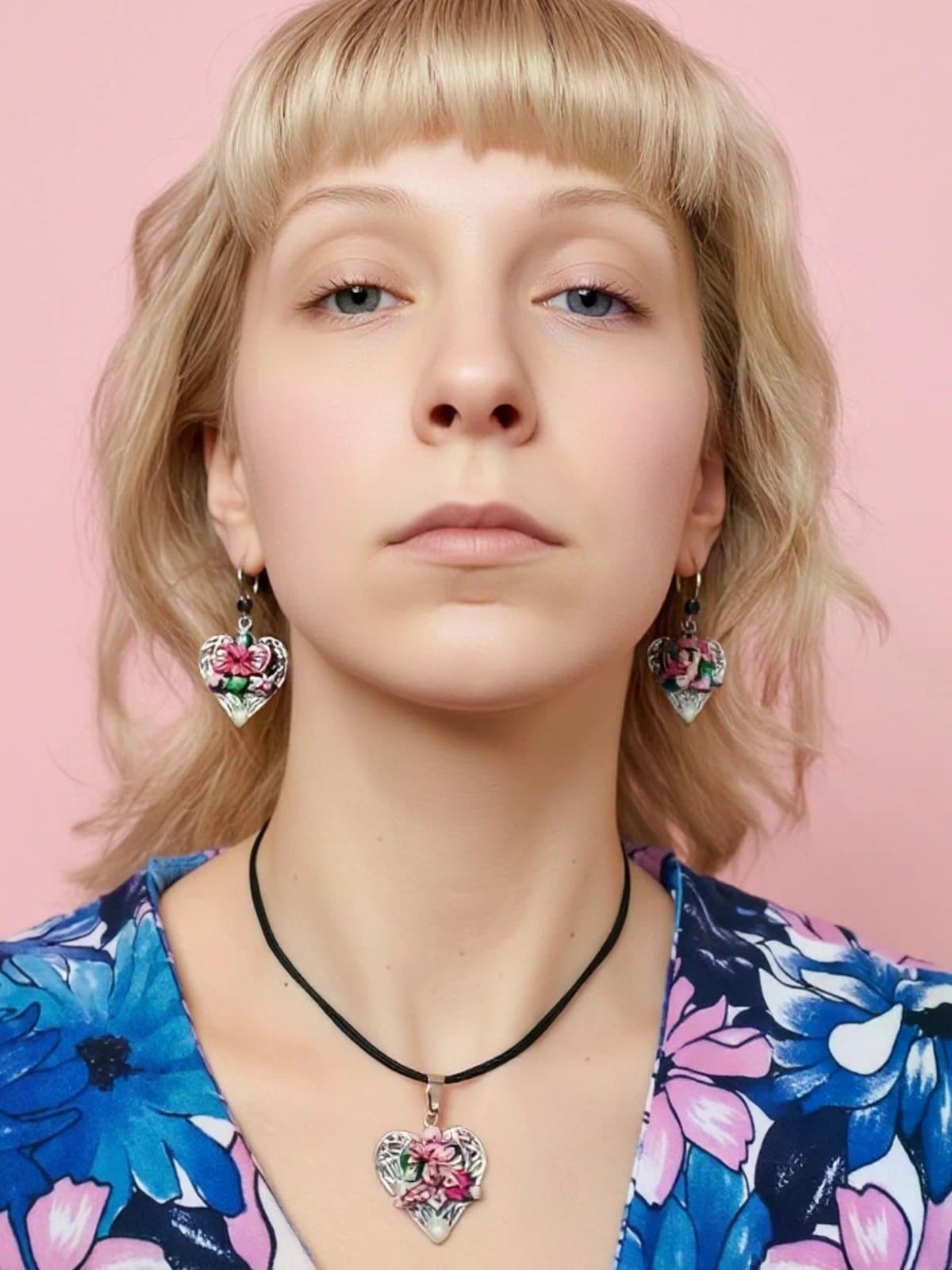 Кулон ажурный "Сердечные эльфы" (розовый) в визионерской технике, 40х30мм (из комплекта "Сердечные эльфы: кулон и серьги) 2