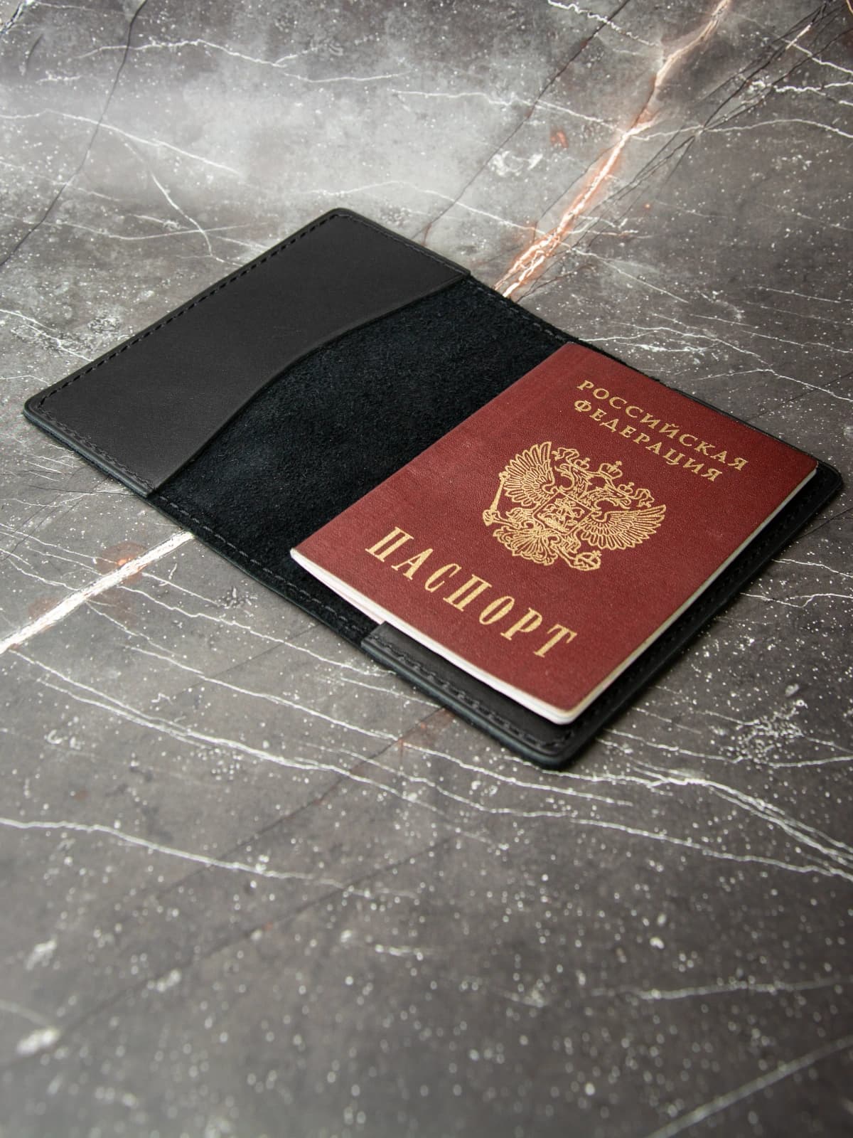Обложка на паспорт без карманов кожаная ручная работа 3