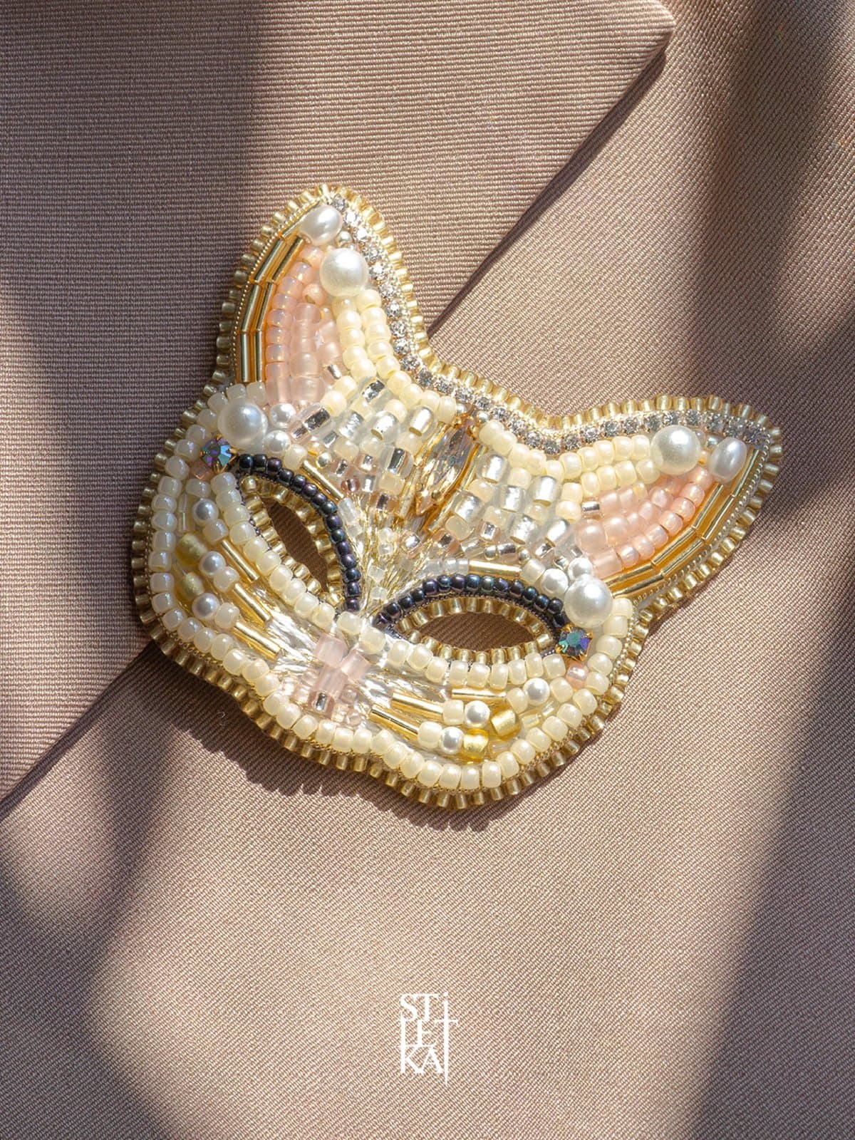 Белая кошка 2